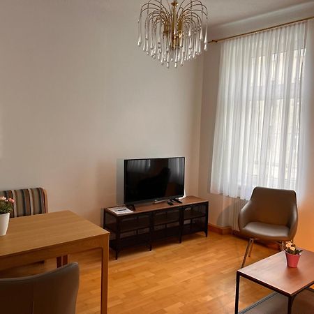 Studio & Apartments Near Reumannplatz Виена Екстериор снимка