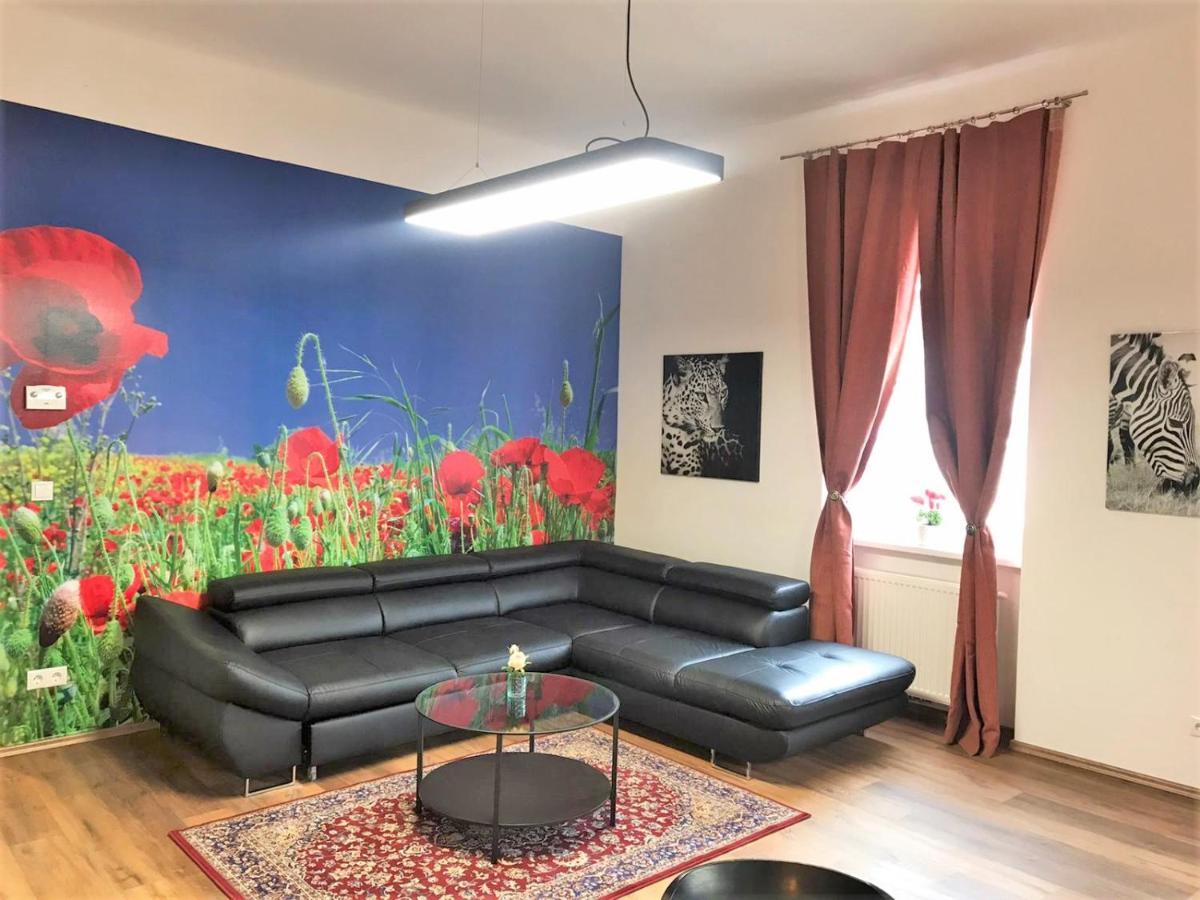 Studio & Apartments Near Reumannplatz Виена Екстериор снимка