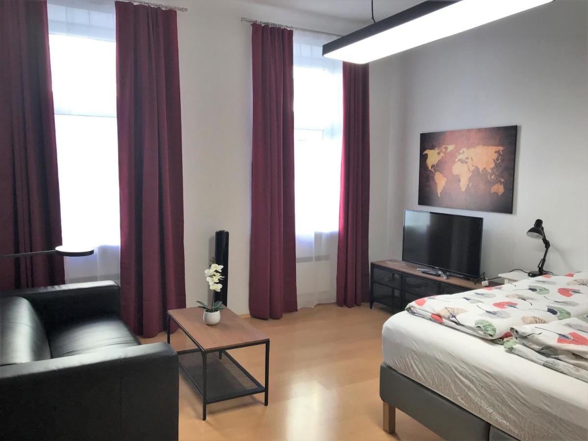 Studio & Apartments Near Reumannplatz Виена Екстериор снимка