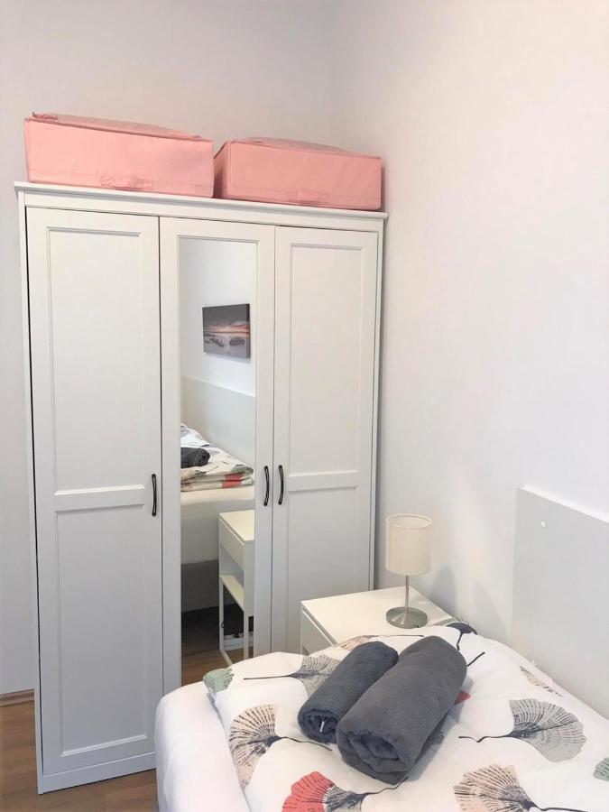 Studio & Apartments Near Reumannplatz Виена Екстериор снимка