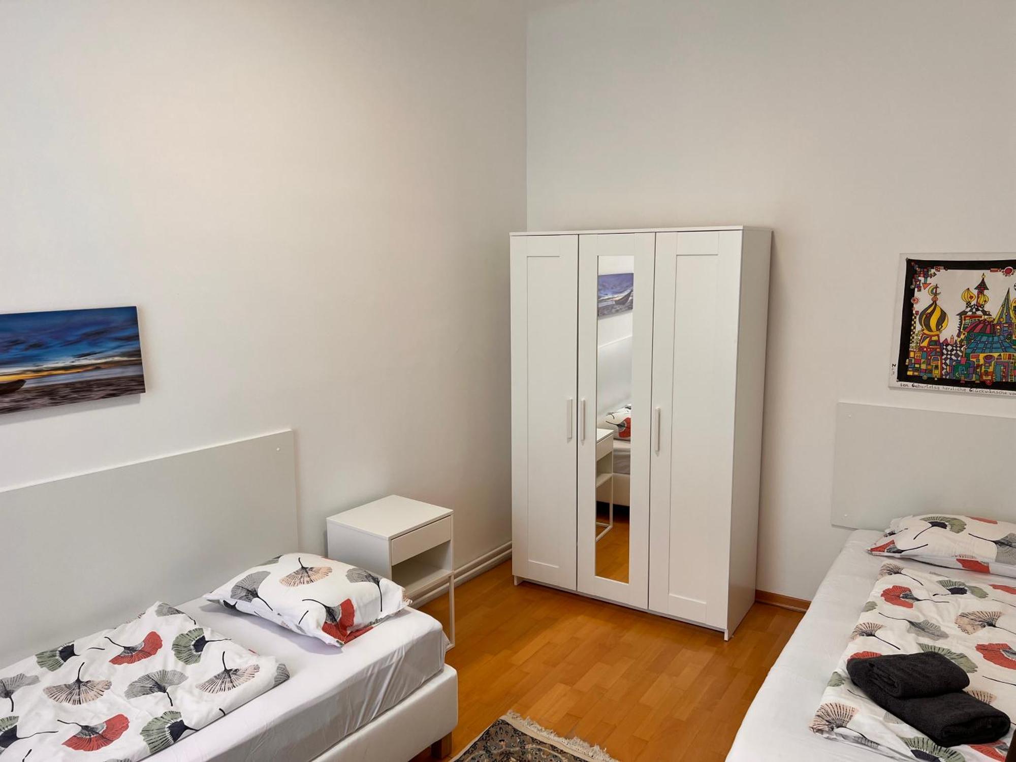 Studio & Apartments Near Reumannplatz Виена Екстериор снимка
