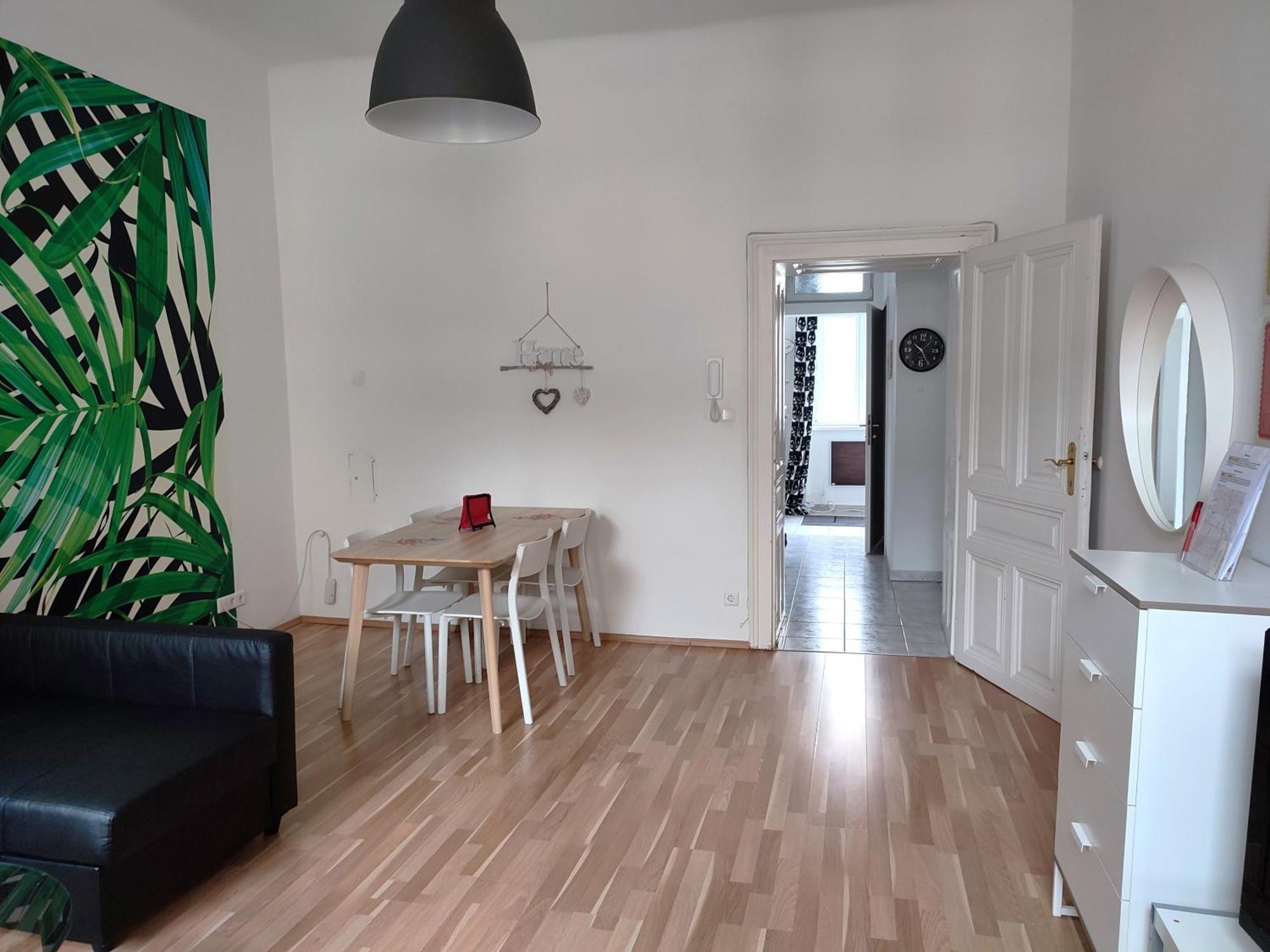 Studio & Apartments Near Reumannplatz Виена Екстериор снимка