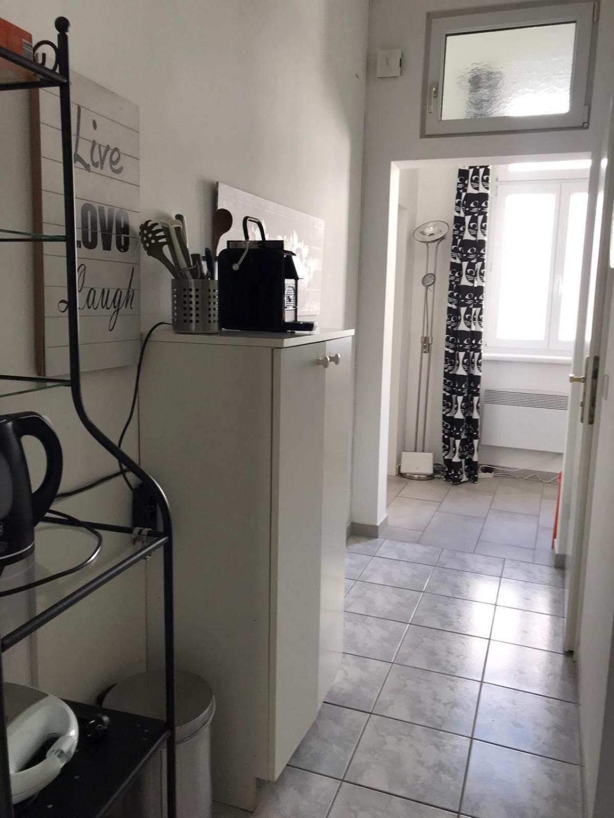 Studio & Apartments Near Reumannplatz Виена Екстериор снимка