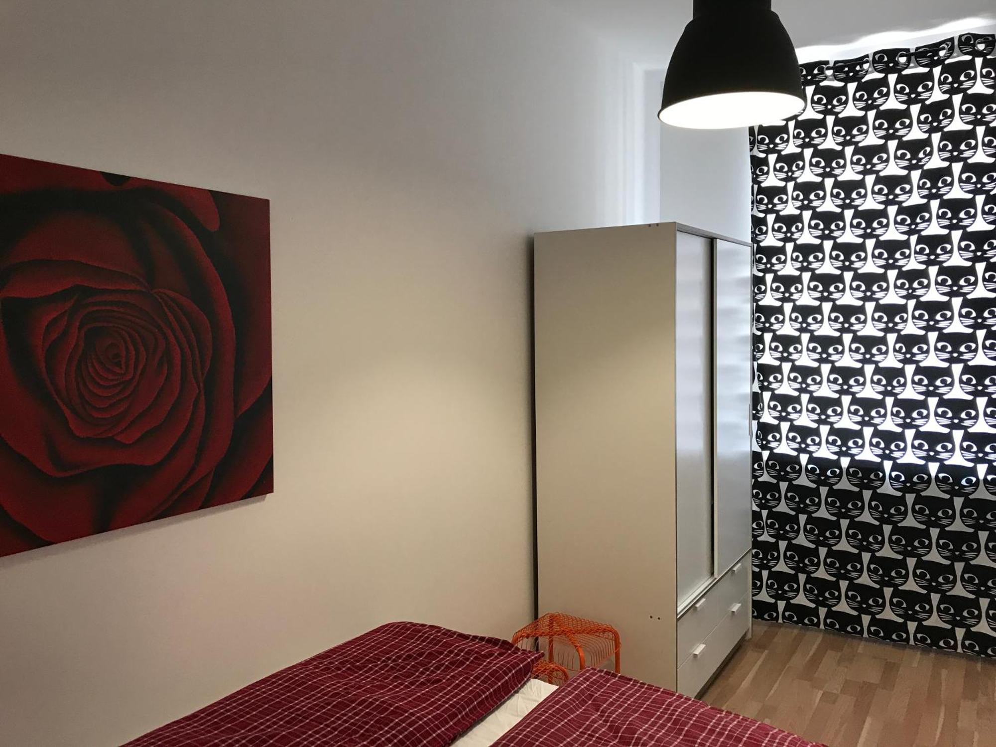 Studio & Apartments Near Reumannplatz Виена Екстериор снимка